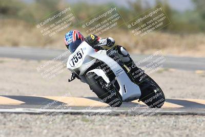 media/Oct-05-2025-CVMA (Sun) [[beeef4f201]]/Race 10-Formula Lightweight Twins Shootout/